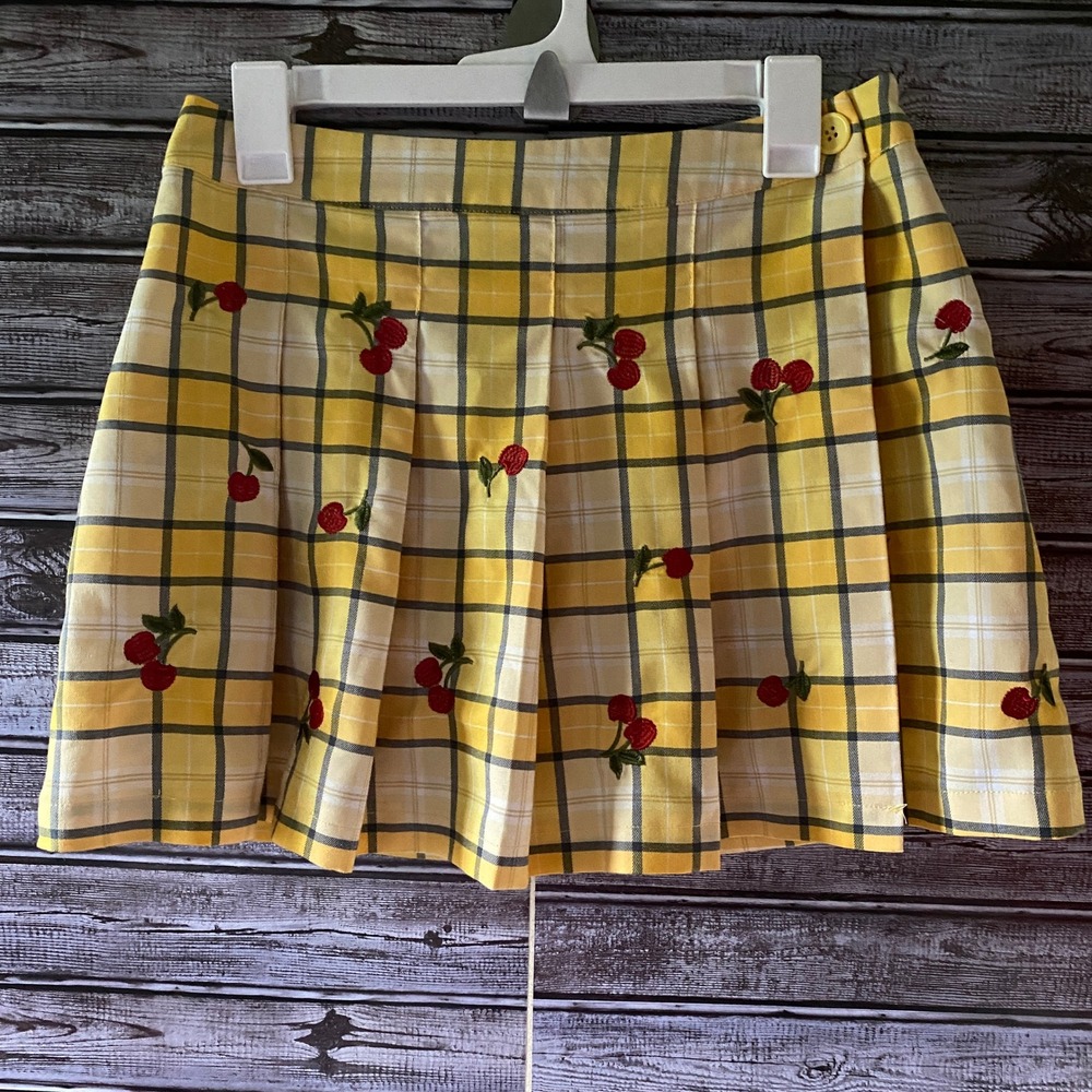 Forever21 Women's Skort Size L Yellow Plaid Embroidered Cherry